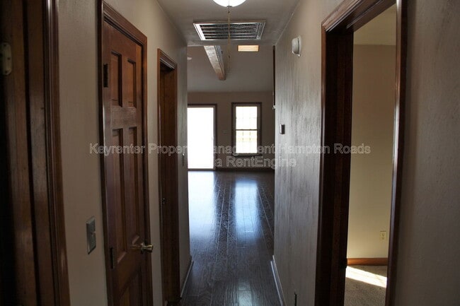 Building Photo - 1210 Plantation Lakes Cir