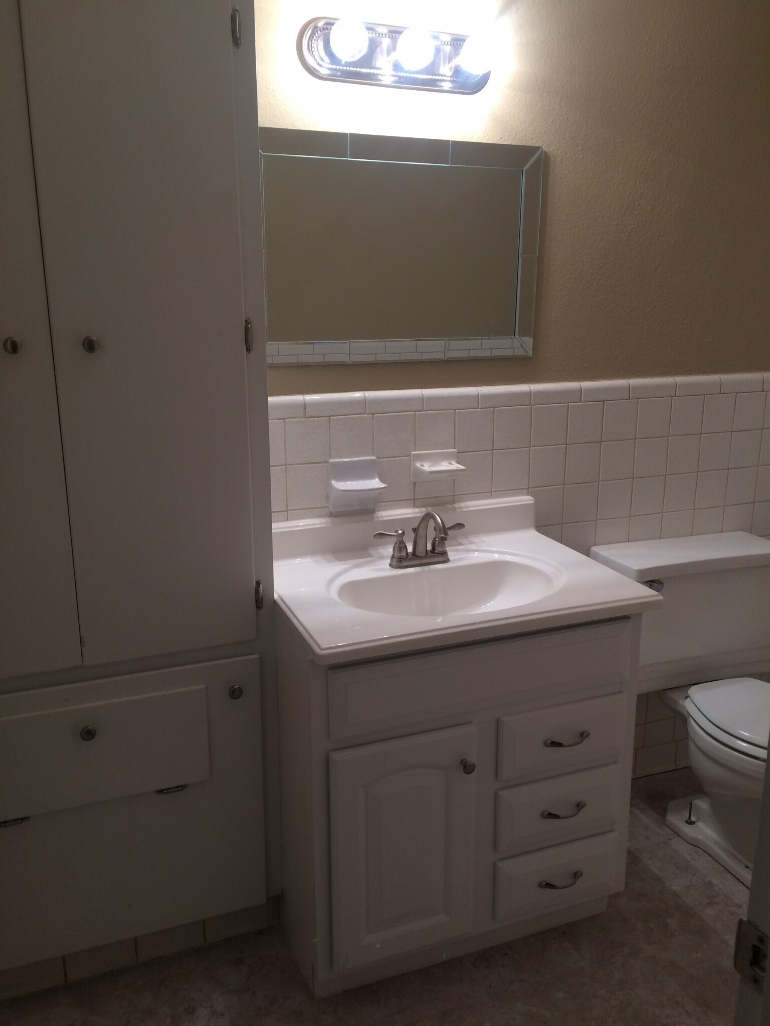 Building Photo - 221 Mitchell St