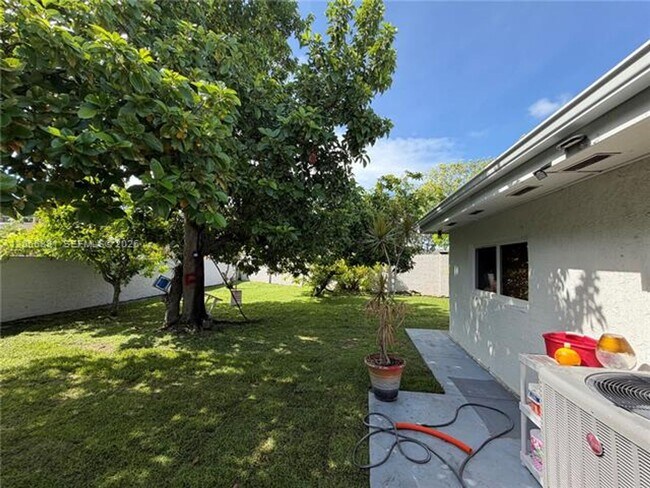 Building Photo - 3613 SW 112th Pl
