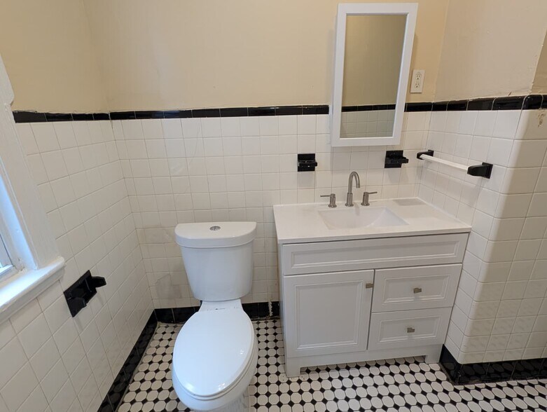 Building Photo - 92 Sylvan Ave