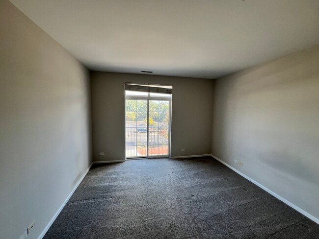 Building Photo - 625 Deerfield Rd