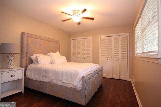 Building Photo - 3571 Sunderland Cir NE