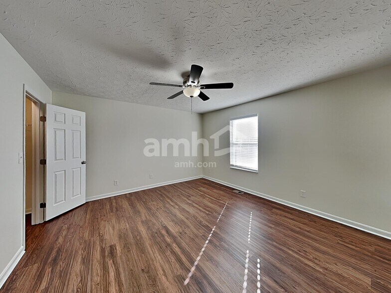 Building Photo - 7450 Sterling Springs Way