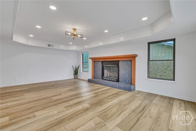 Building Photo - 1015 Mill Hill Rd