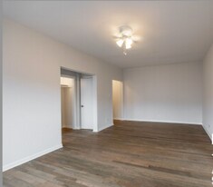 Building Photo - 7715 N Marshfield Ave