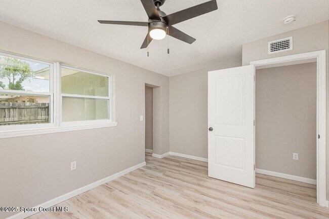Building Photo - 2626 Sarno Rd