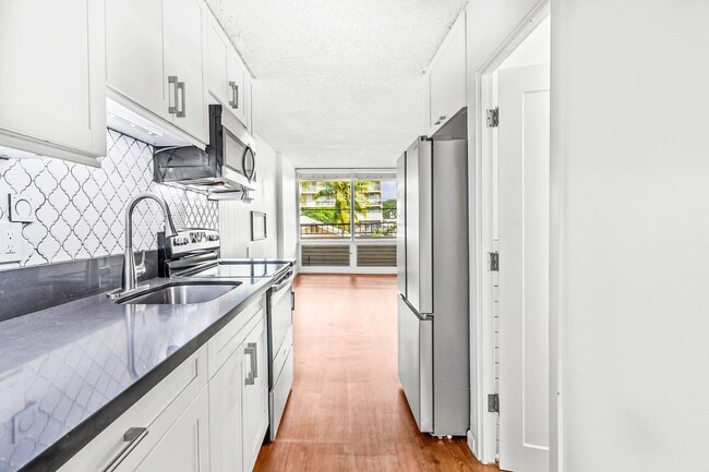 Building Photo - Bright and spacious 1 bedroom 1 bath condo in Makiki !