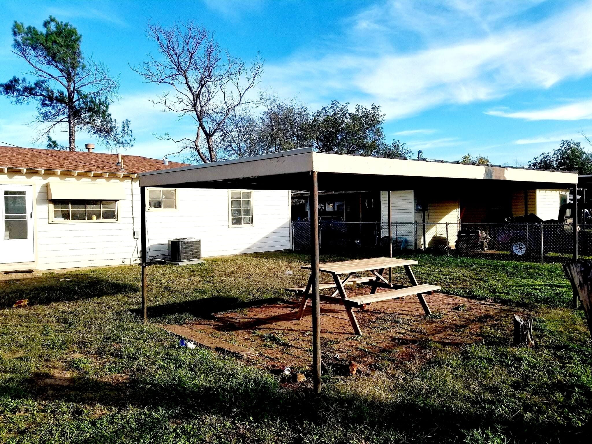 Building Photo - 127 20th Plz