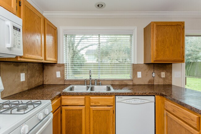 Building Photo - 1123 Cascade Creek Dr