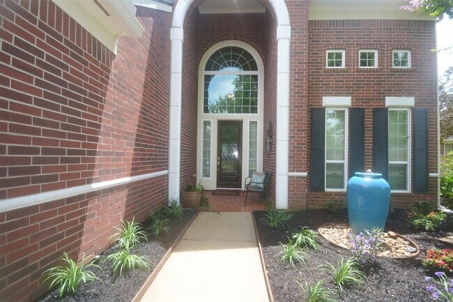Building Photo - 7902 Silent Forest Dr
