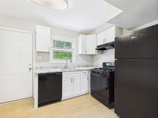 Interior Photo - 27th Townhomes