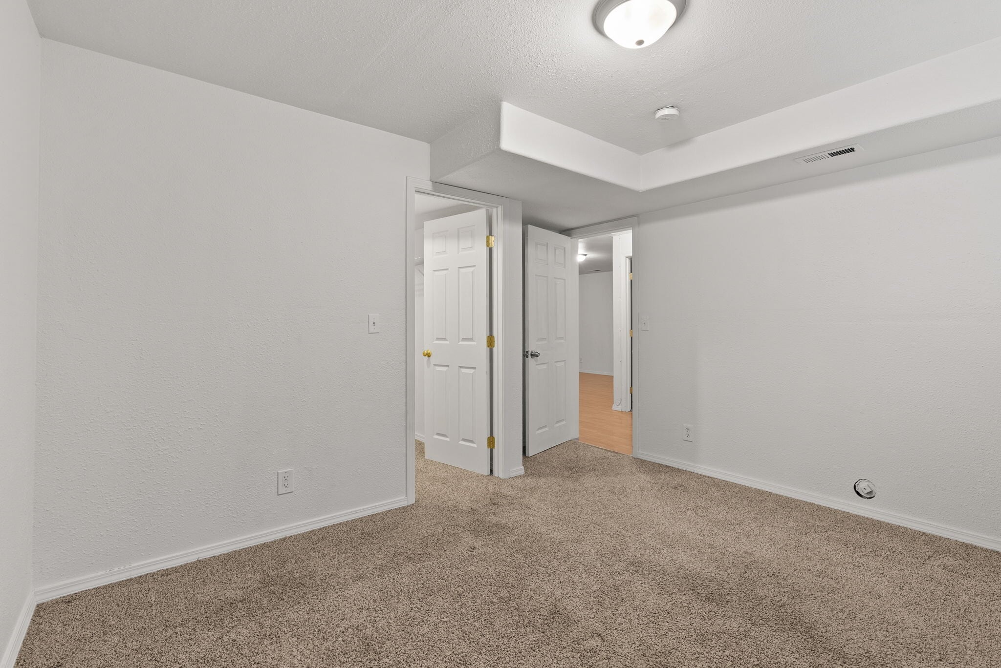 Building Photo - 5957 N Saint Croix Dr