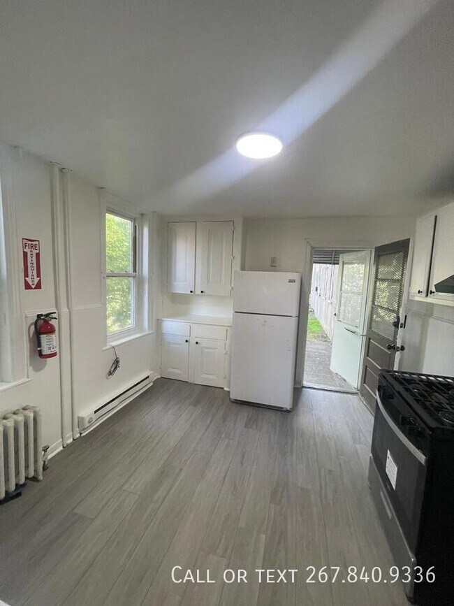 Primary Photo - 2721 W 3rd St