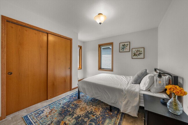 Building Photo - 407 Century Oak Dr