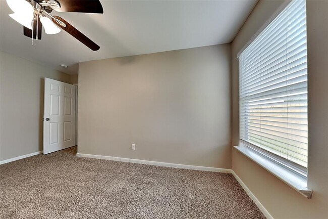Building Photo - 28903 W Pecos River Ct