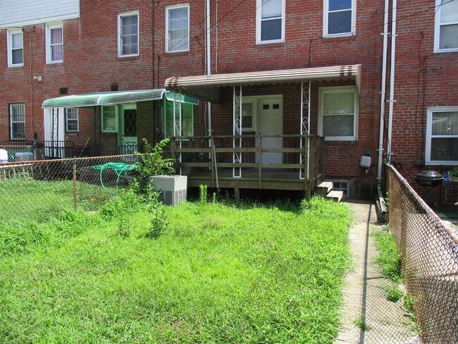 Building Photo - 4404 Mountview Rd