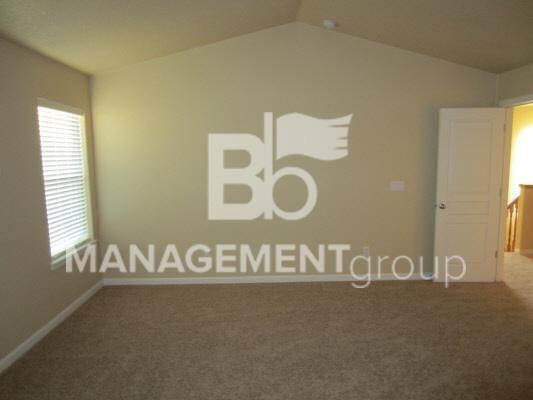 Building Photo - Beautiful Beaverton Home with Spacious Yard and Solar Panels that Save You Money!