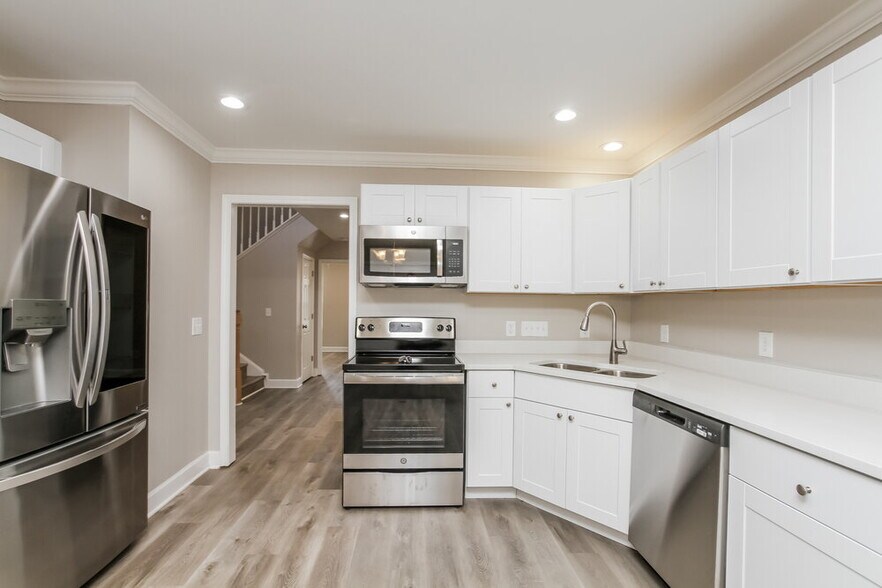 Building Photo - 5118 Chestnut Knoll Ln