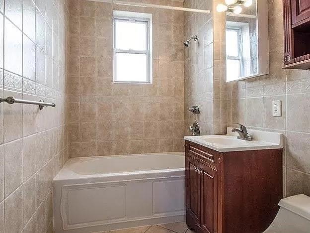 Building Photo - 25-25 Newtown Ave