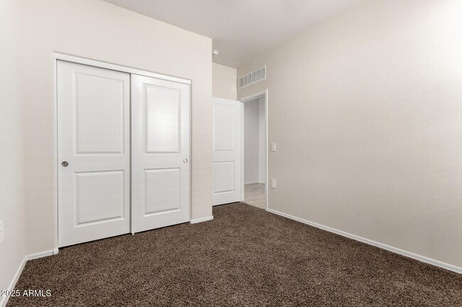 Building Photo - 5267 E Diatomite Dr