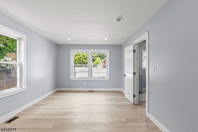 Building Photo - 97 Cedar Hill Ave