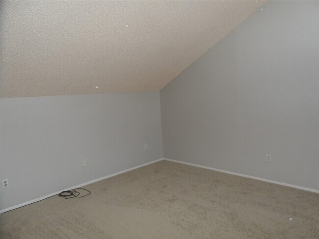 Building Photo - 12900 Walden Rd