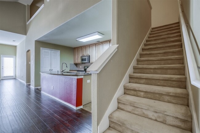 Building Photo - 10091 Summit Run Dr