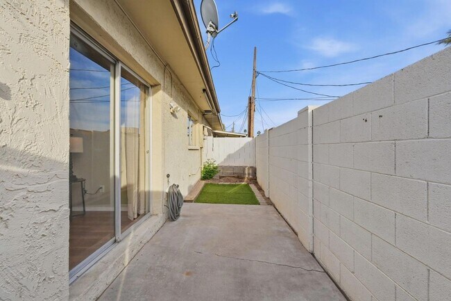 Building Photo - 3039 N 38th St