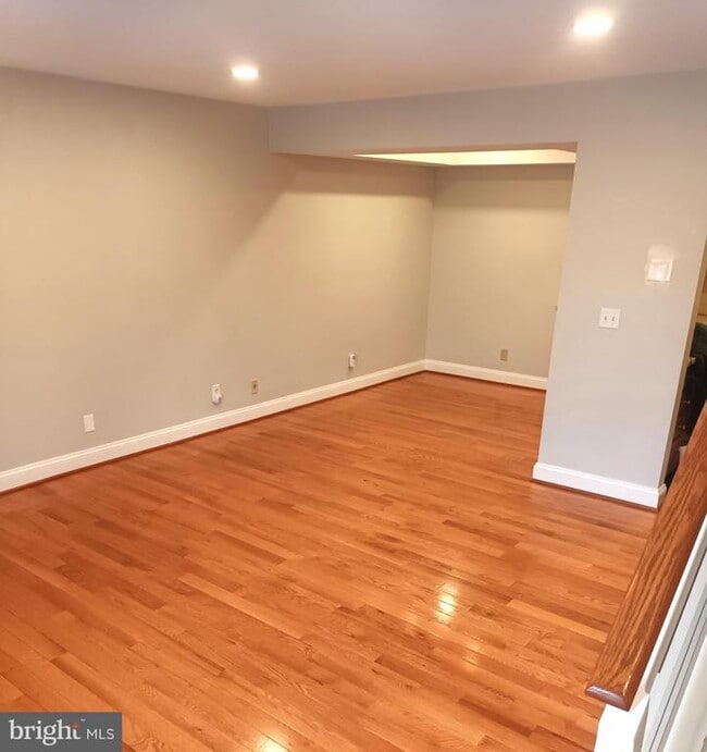 Building Photo - 5700 Chapman Mill Dr