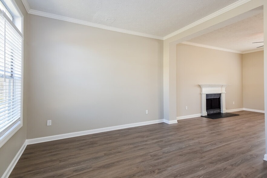 Building Photo - 2282 Martingale Ln