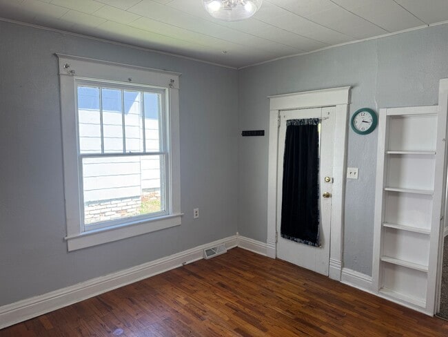 Building Photo - 3015 Edmond St