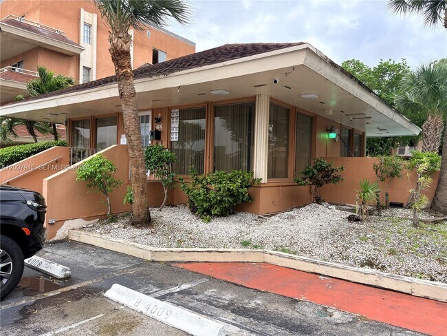 Building Photo - 17600 NW 68th Ave