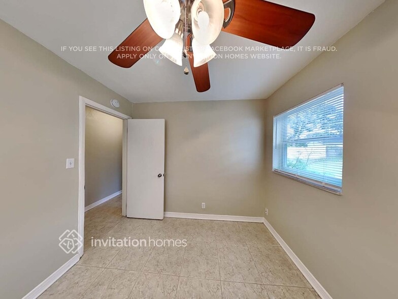 Building Photo - 512 Elm Dr