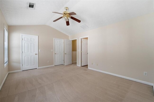Building Photo - 532 Lantern Wood Dr