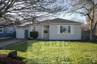 Building Photo - 2 Bedroom Bungalow with Wraparound Yard - ...