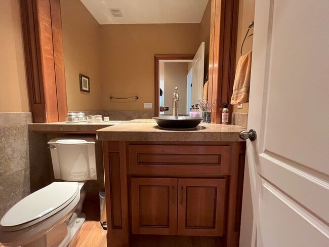 Building Photo - Forest-View Luxury Home with 5 Bedrooms, Luxury Primary Suite & Gourmet Kitchen