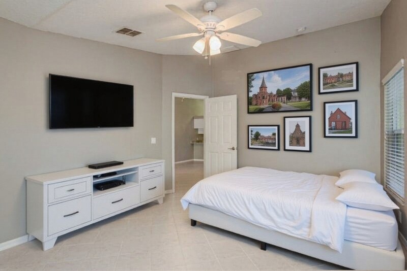 Building Photo - 406 S Bayview Blvd