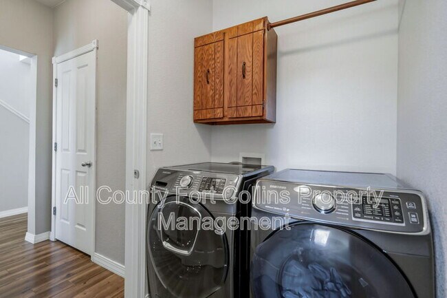 Building Photo - 2333 Windrow Dr
