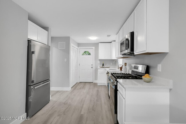 Building Photo - 33 Grove Pl