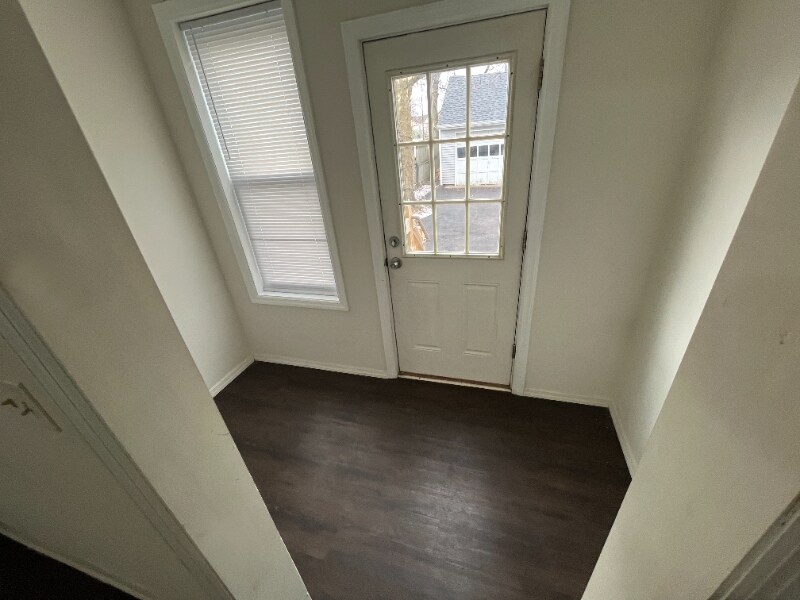 Building Photo - 114 Monmouth St