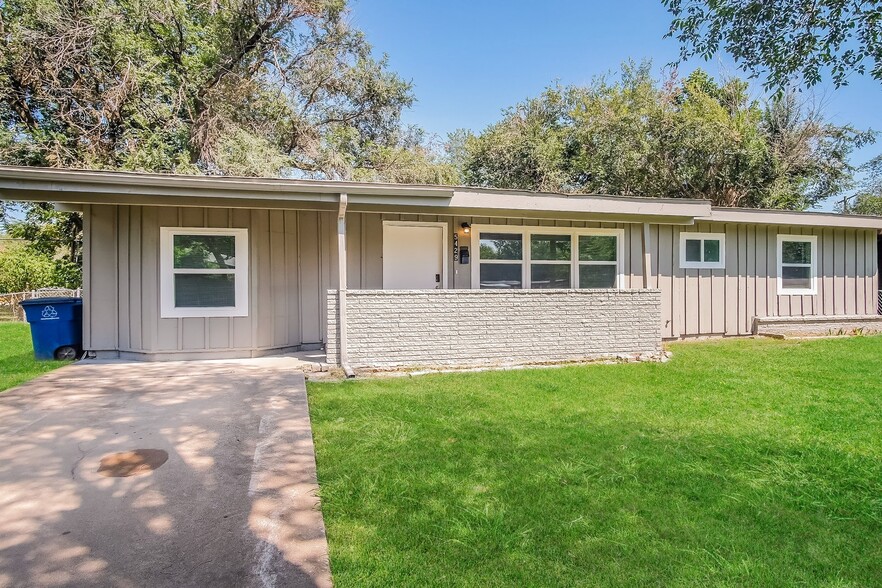 Building Photo - 5429 N Elgin Ave