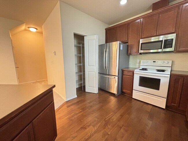 Building Photo - 3 Bedroom Condo in Dupont