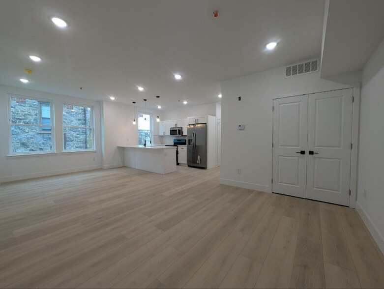 Building Photo - 835 N 63rd St