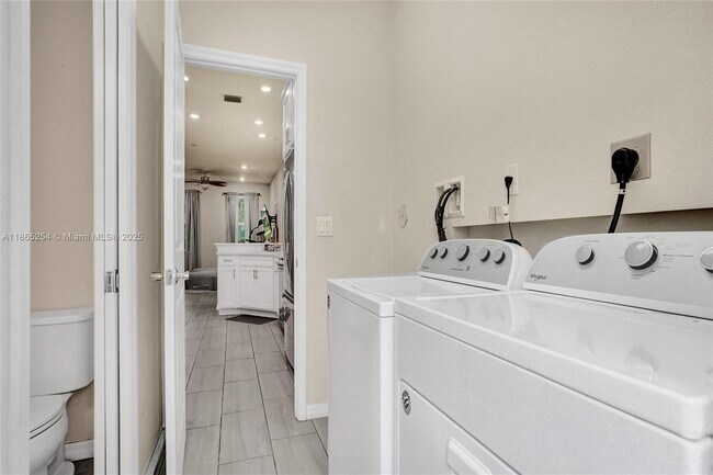 Building Photo - 5182 Eucalyptus Dr