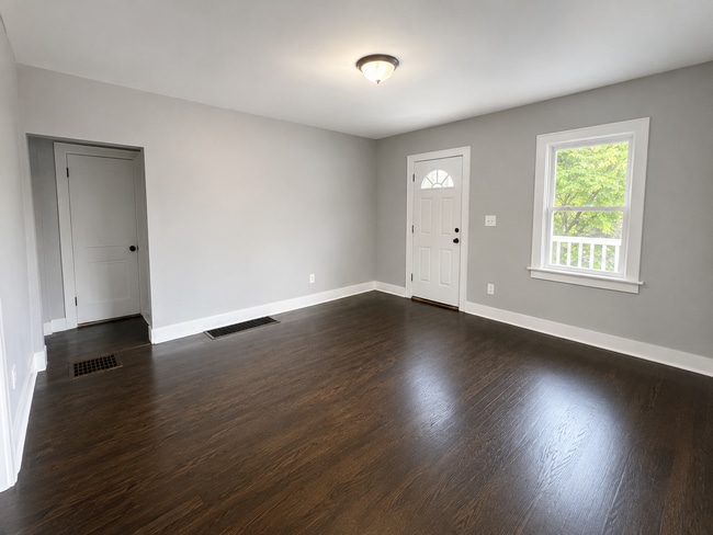 Building Photo - Charming North Linden Home with Fenced Backyard
