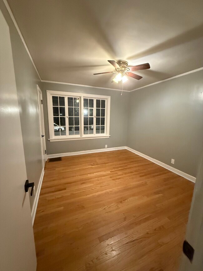 Building Photo - 6316 S Kenneth Ave