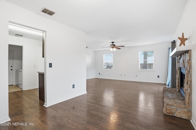 Building Photo - 11365 Tanager Dr S