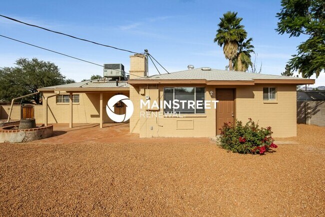 Building Photo - 3 Bedroom Pet-Friendly Home in TUCSON, AZ with Main Street Renewal