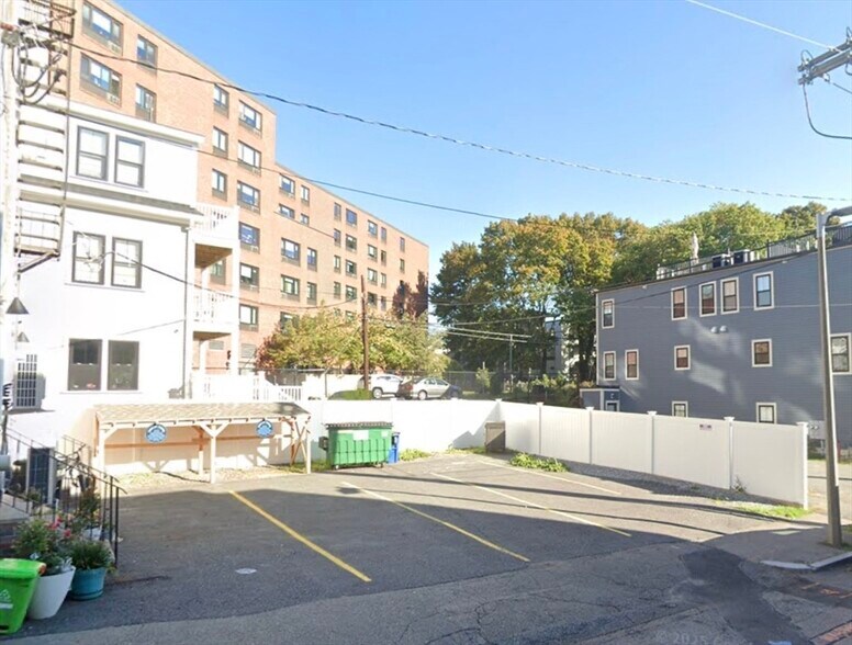 Building Photo - 112 South St