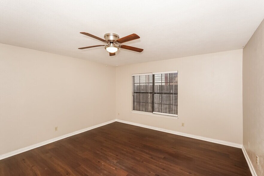 Building Photo - 3009 Joymeadow Dr